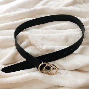 Cute gold circles belt.  Cute and trendy
